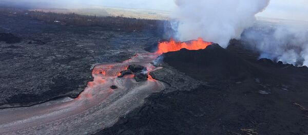 Извержение вулкана Килауэа на острове Гавайи Извержение вулкана Килауэа на острове Гавайи - Sputnik Казахстан