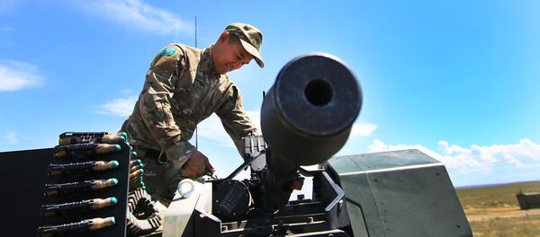 Подготовка к танковому биатлону - Sputnik Казахстан