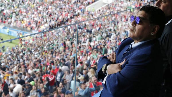 Аргентинский футболист Диего Марадона на церемонии открытия чемпионата мира по футболу 2018 на стадионе Лужники - Sputnik Казахстан