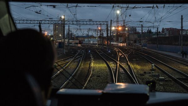 Кабина машиниста пассажирского поезда, архивное фото - Sputnik Казахстан