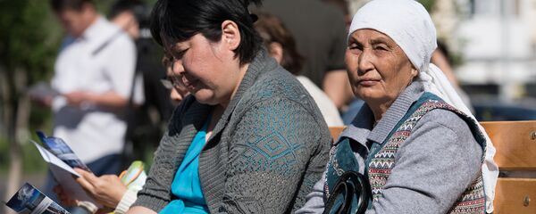 Пожилая женщина, архивное фото Пожилая женщина, архивное фото - Sputnik Казахстан