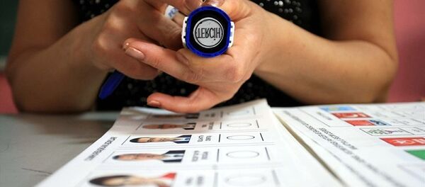 Досрочные выборы в Турции: бюллетень и печать избирателя - Sputnik Казахстан