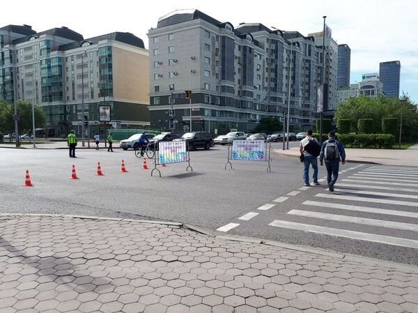 Из-за турнира по дуатлону на левобережье Астаны образовалась большая пробка  - Sputnik Казахстан