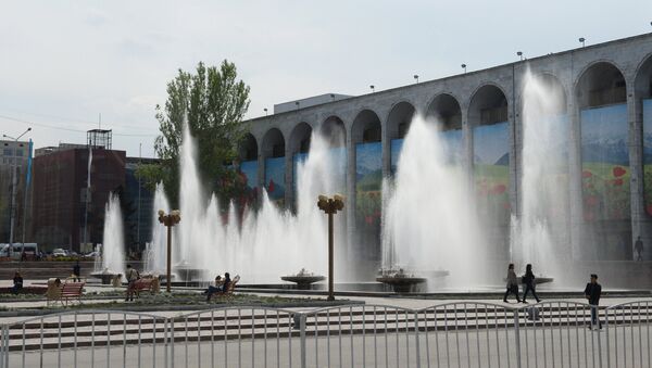 Фонтаны на площади Ала-Тоо в Бишкеке - Sputnik Казахстан