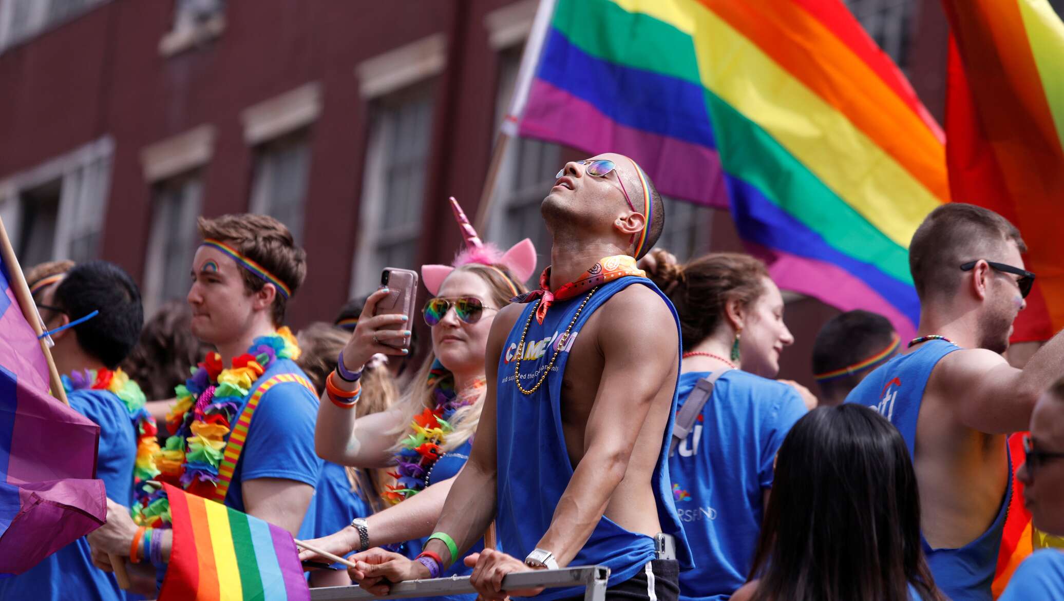 Флаг Казахстана развернули на гей-параде в Нью-Йорке - 28.06.2018, Sputnik  Казахстан