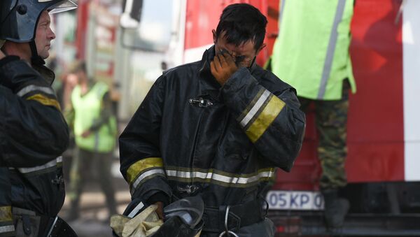 Как тушили крупный пожар на складах в Алматы - Sputnik Казахстан