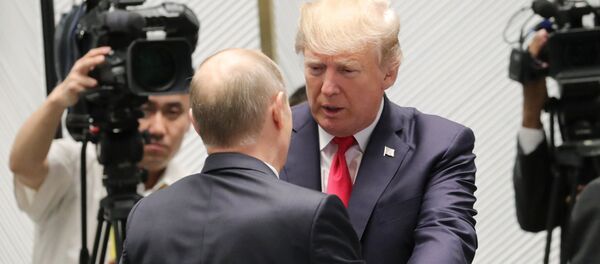 Президент РФ Владимир Путин и президент США Дональд Трамп (справа), архивное фото - Sputnik Казахстан