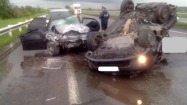 Три автомобиля столкнулись на трассе в Жамбылской области - Sputnik Казахстан
