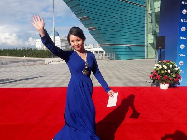 Самал Еслямова на красной дорожке кинофестиваля Евразия в Астане Самал Еслямова на красной дорожке кинофестиваля Евразия в Астане - Sputnik Казахстан