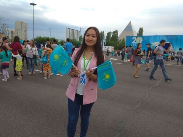 Зрители перед праздничным концертом Зрители перед праздничным концертом - Sputnik Казахстан