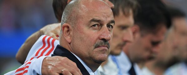 Главный тренер сборной России Станислав Черчесов Главный тренер сборной России Станислав Черчесов - Sputnik Казахстан