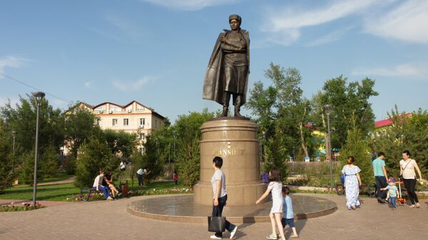 Памятник Маншук Маметовой - Sputnik Казахстан