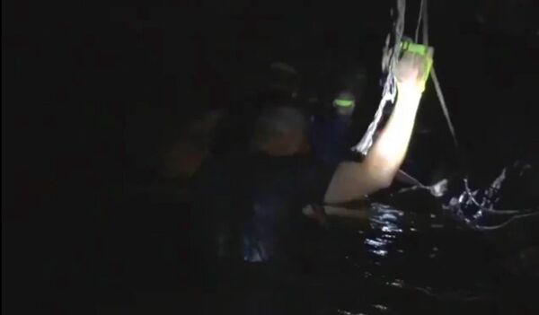 Спасение детей из пещеры в Таиланде Спасение детей из пещеры в Таиланде - Sputnik Казахстан