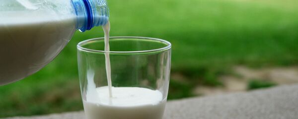 Молоко, иллюстративное фото - Sputnik Казахстан