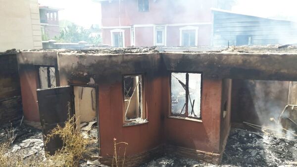 В Алматы в Медеуском районе произошел пожар в частном секторе - Sputnik Казахстан