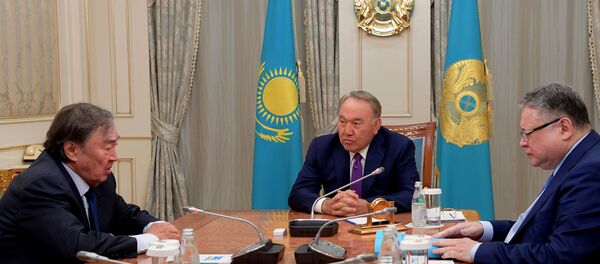 Нұрсұлтан Назарбаев Олжас Сүлейменовпен кездесті - Sputnik Қазақстан