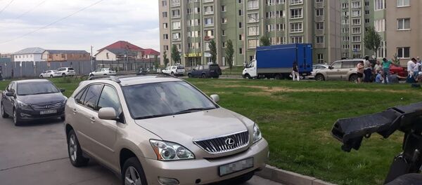 Лексус насмерть сбил ребенка в мкр. Аккент Лексус насмерть сбил ребенка в мкр. Аккент - Sputnik Казахстан