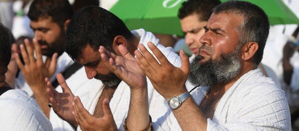 Паломники во время хаджа в Саудовской Аравии Паломники во время хаджа в Саудовской Аравии - Sputnik Казахстан