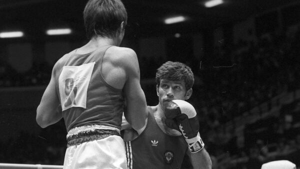 Серебряный призер Олимпиады-80 Виктор Демьяненко (справа) - Sputnik Казахстан