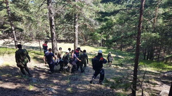 Мужчина сорвался со скалы в Боровом Мужчина сорвался со скалы в Боровом - Sputnik Казахстан