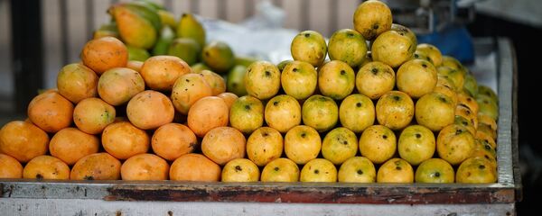 Прилавок с фруктами в Индии, иллюстративное фото - Sputnik Казахстан