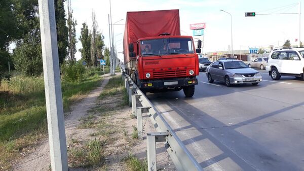 КамАЗ сбил пешехода на Капчагайской трассе - Sputnik Казахстан