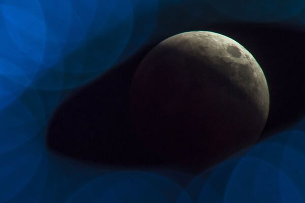 Полное лунное затмение - Sputnik Казахстан