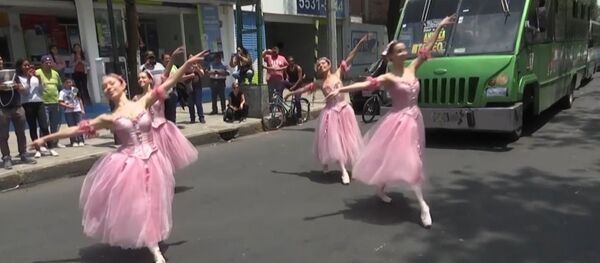 Балет на улицах Мехико - Sputnik Казахстан