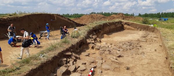 Раскопки царского кургана в поселке Куйгенжар в пригороде Астаны Раскопки царского кургана в поселке Куйгенжар в пригороде Астаны - Sputnik Казахстан