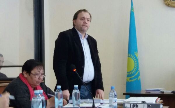 Бывший генеральный директор футбольного Актобе Дмитрий Васильев намерен вернуться на работу и взыскать с государства моральный вред за то время, которое он провел за решеткой Бывший генеральный директор футбольного Актобе Дмитрий Васильев намерен вернуться на работу и взыскать с государства моральный вред за то время, которое он провел за решеткой - Sputnik Казахстан