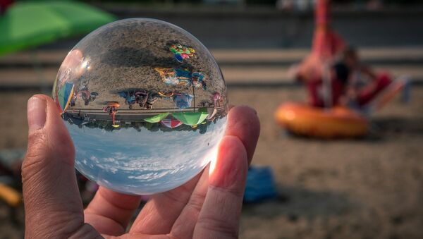 Пляж, стеклянный шар, праздник, иллюстративное фото - Sputnik Казахстан