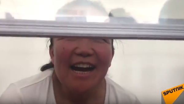 Дело казашки из Китая: эмоциональное видео после освобождения из зала суда - Sputnik Казахстан