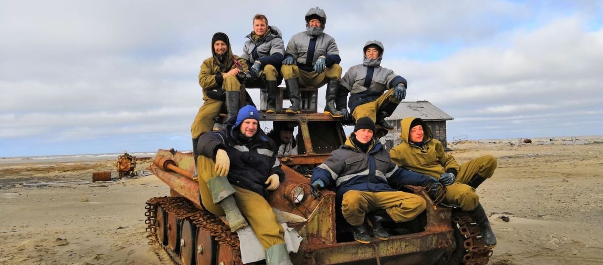 Каждый из бойцов отряда собирал по 100 килограммов металла в день - Sputnik Казахстан, 1920, 03.08.2018