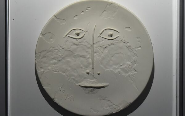 В Астане проходит выставка подлинных работ Пабло Пикассо Селестина и керамика из Валлориса (18+) - Sputnik Казахстан