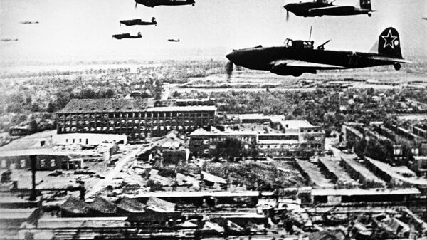 Боевой вылет самолетов Ил-2 в годы ВОВ Боевой вылет самолетов Ил-2 в годы ВОВ - Sputnik Казахстан