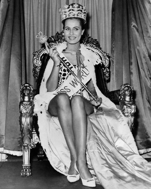 Победительница конкурса красоты Мисс мира в 1962 году Катарина Лоддерс - Sputnik Казахстан