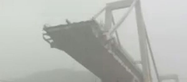 Обрушение моста в Генуе - Sputnik Казахстан