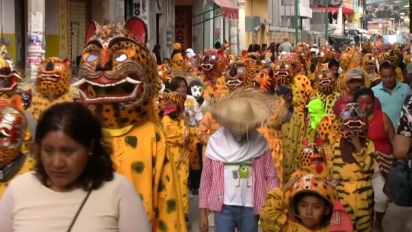 Парад в честь бога-ягуара в Мексике - Sputnik Казахстан