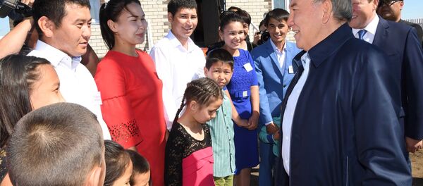 Ознакомление с ходом строительства домов в селе Ильичевка - Sputnik Казахстан