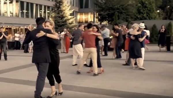 Вечер страсти: танго флеш-моб прошел в Алматы - Sputnik Казахстан