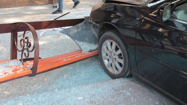 Автомобиль протаранил остановку в Кызылорде - Sputnik Казахстан