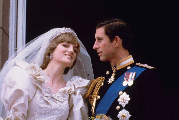 Принц Чарльз и его невеста Диана, принцесса Уэльская - Sputnik Казахстан
