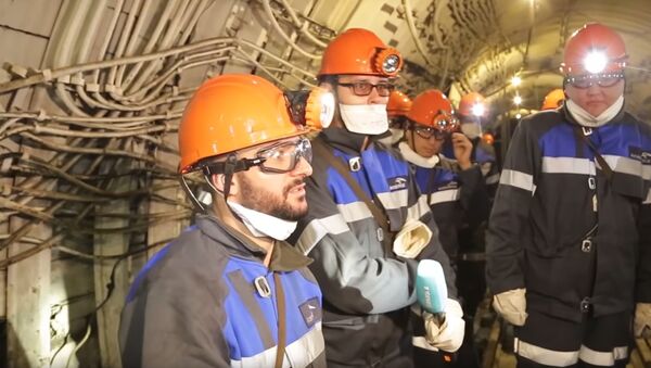 Футболисты побывали в шахте - Sputnik Казахстан