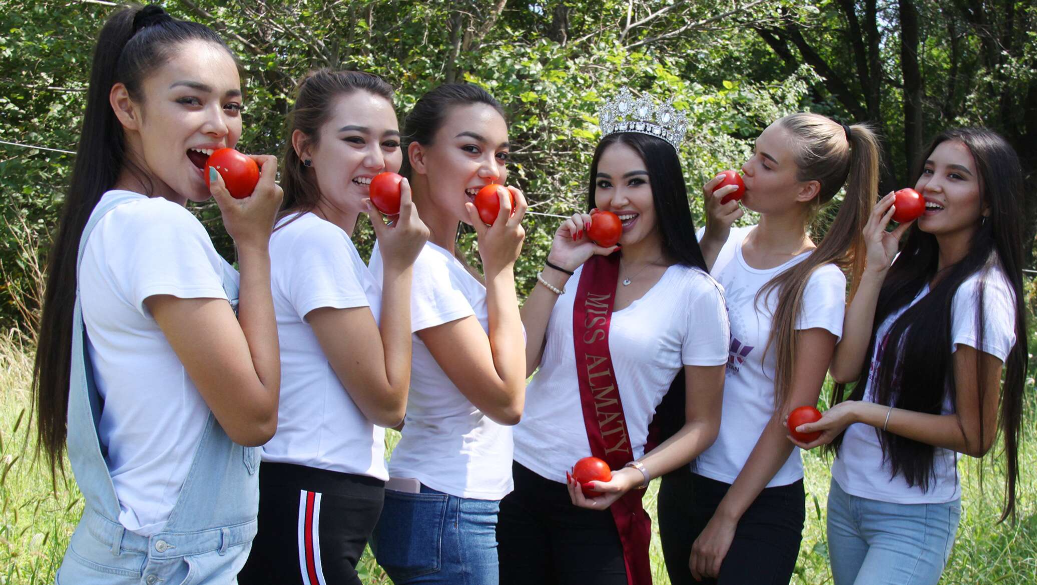 Ауылдың қыздары Ауылдың қыздары