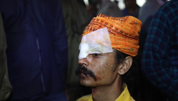 В Индии люди обращались в больницу после фестиваля метания камней - Sputnik Казахстан