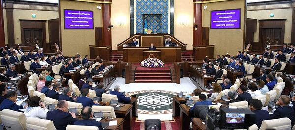 Президент Казахстана Нурсултан Назарбаев принял участие в совместном заседании палат парламента - Sputnik Казахстан