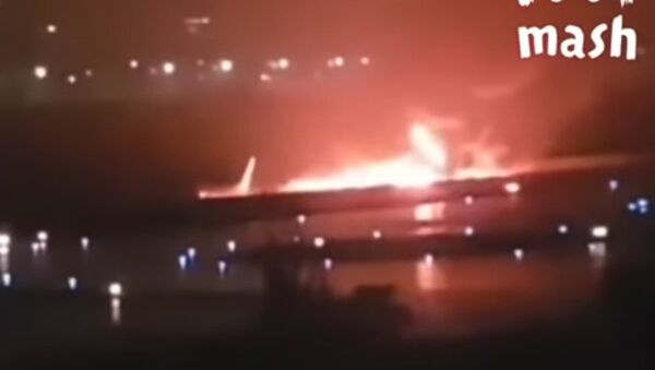 Boeing 737-800 загорелся в аэропорту Сочи - Sputnik Казахстан