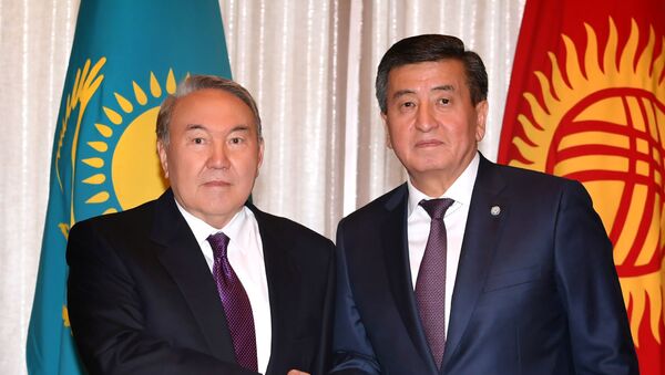 Президент Казахстана Нурсултан Назарбаев и президент Кыргызстана Сооронбай Жээнбеков - Sputnik Казахстан