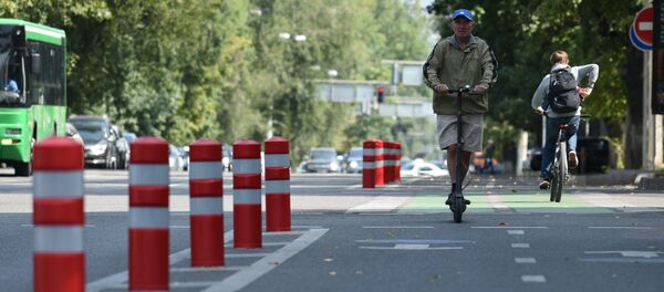 Защитные отбойники появились у велодорожек в Алматы Защитные отбойники появились у велодорожек в Алматы - Sputnik Казахстан