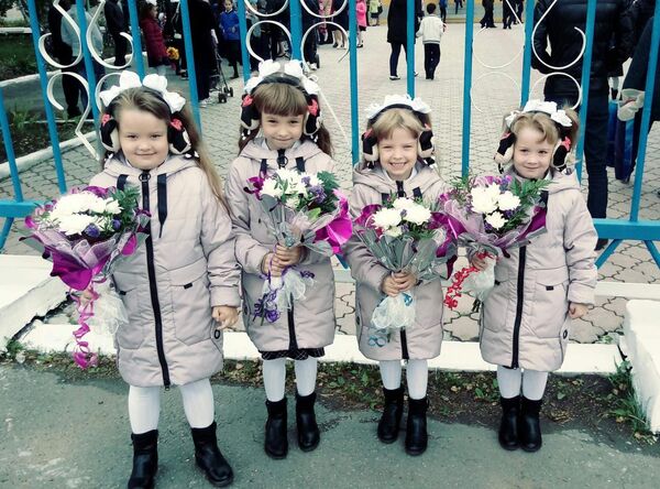 Екатерина, Антонина, Мария и Елизавета Ивановы Екатерина, Антонина, Мария и Елизавета Ивановы - Sputnik Казахстан